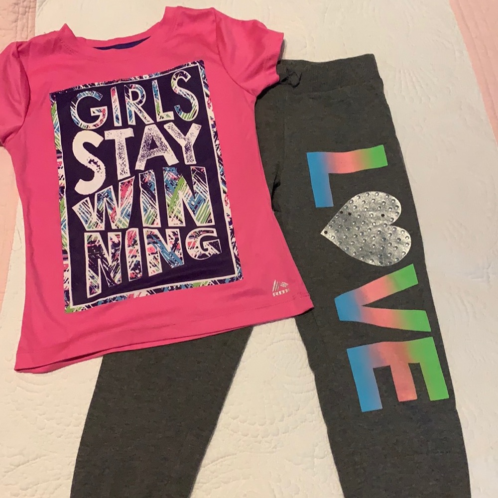 Sweatpants and active tee bundle